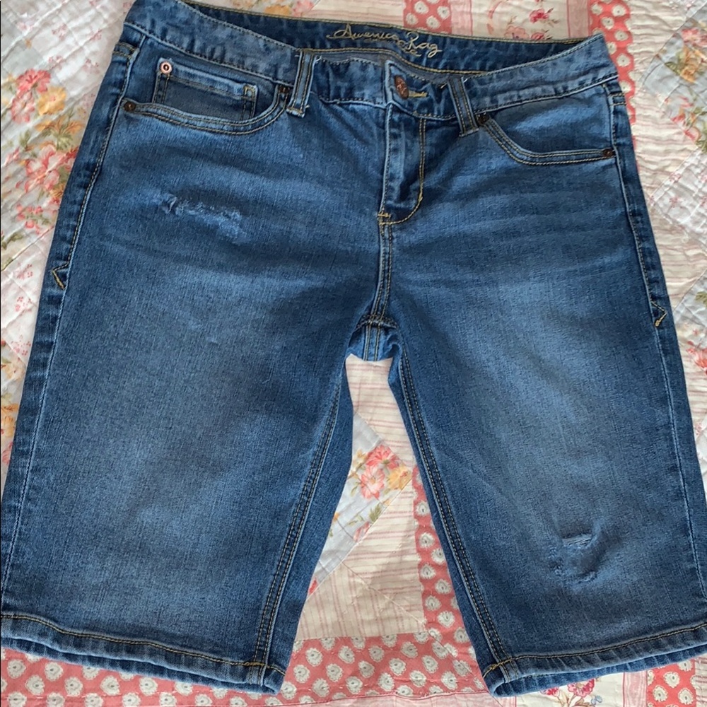 American Rag Lightly Distressed Bermuda Shorts SIZE 5
